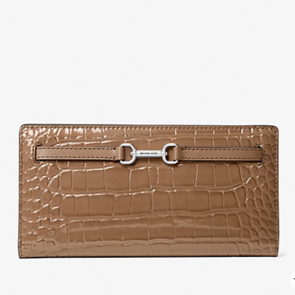 MICHAEL KORS Carson Lg Snap Patent Crocodile Embossed Bifold Wallet
Driftwood